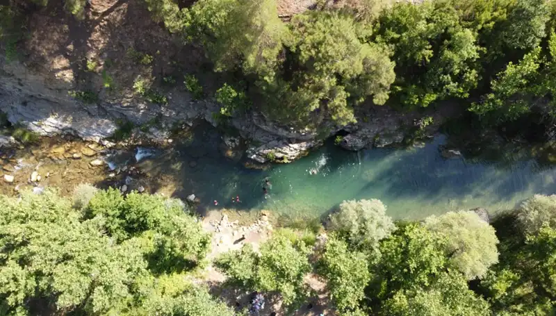 Adana'daki Aşırı Nem, Yaylacıları Doğal Sulara Yönlendirdi