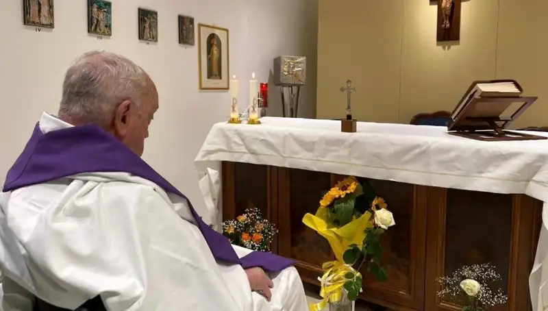 Vatikan'dan Şaşırtan Açıklama: Papa Artık Kendi Kendine Nefes Alabiliyor!