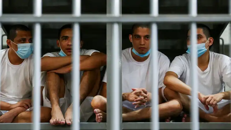El Salvador'dan Venezuela'ya Siyasi Tutuklu Teklifi: Yeni Bir Dönem Mi Başlıyor?