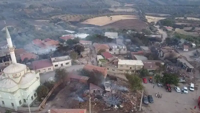 Çanakkale'deki Orman Yangını: Havadan Çarpıcı Görüntülerle Tahribat Ortaya Çıktı!