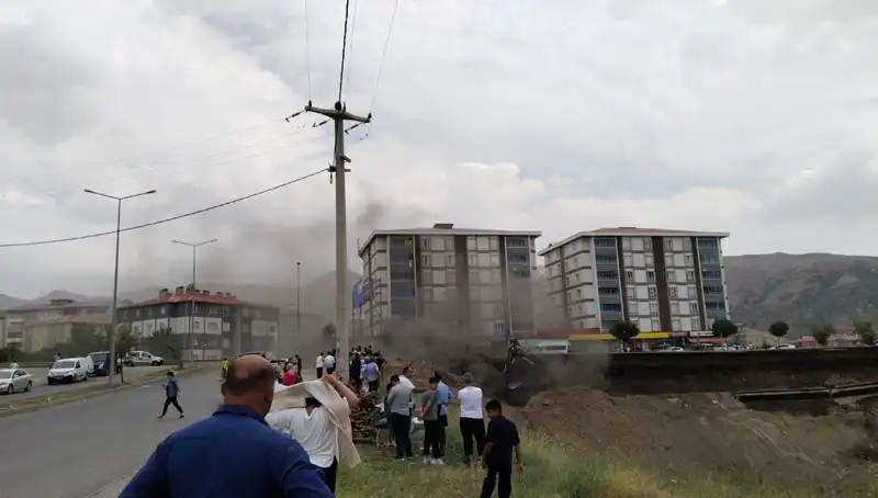 Bitlis'te Doğalgaz Hattında Patlama, Acil Durum Ekipleri Seferber Oldu