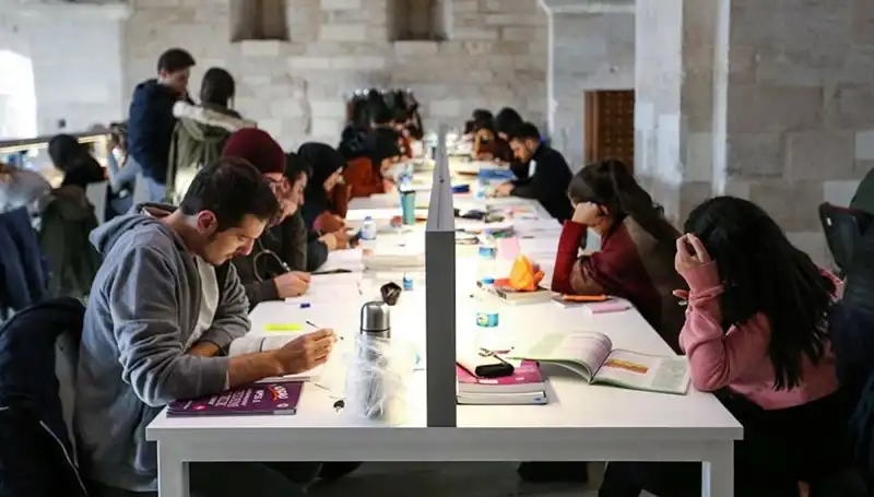 Üniversiteler 2023-2024 Akademik Takvimini Duyurdu: Eğitim Ne Zaman Başlıyor?