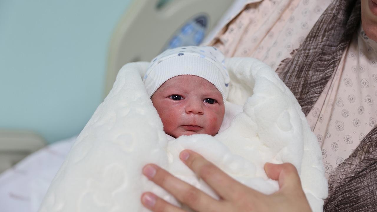 Yeni Yılın İlk Bebekleri Dünyaya Merhaba Dedi