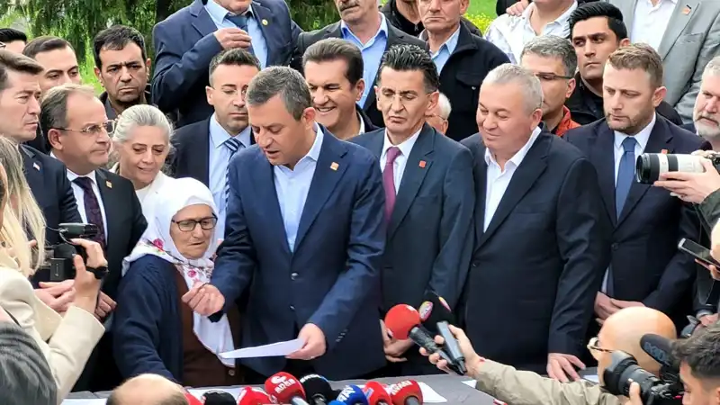 CHP, Ekrem İmamoğlu İçin İmza Kampanyasını Başlattı: Destek Çağrısı!