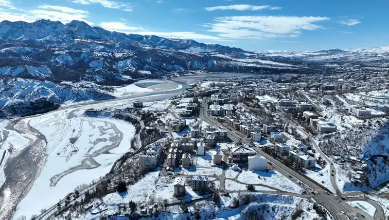 Tunceli'de 131 Köy Yolu Ulaşıma Kapandı: Yaşanan Zorluklar ve Çözüm Arayışları