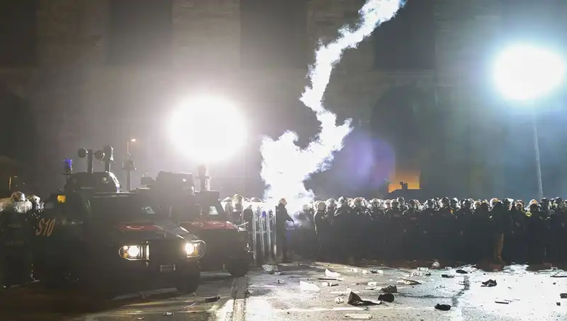 İstanbul Saraçhane'de Polise Saldırı: Olayların Ardındaki Gizem Ne?