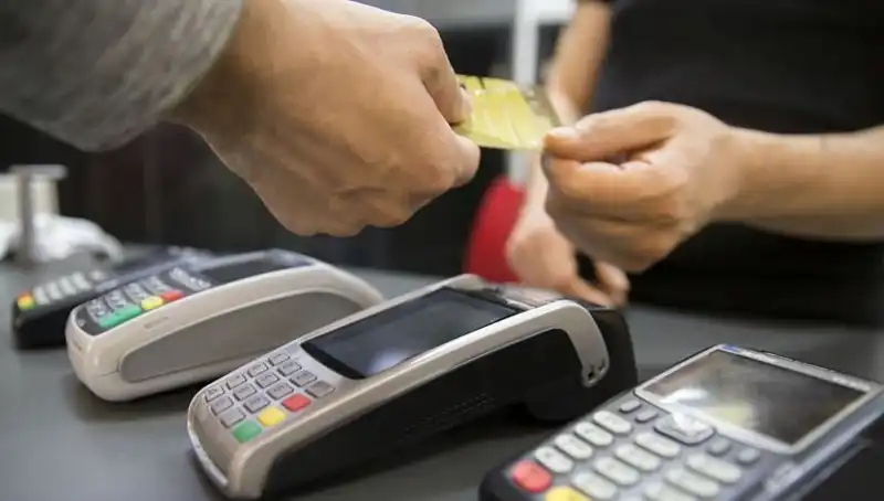 Kartlı Harcamalarda Beklenmedik Gizli Artış: Tüketiciler Ne Yapmalı?