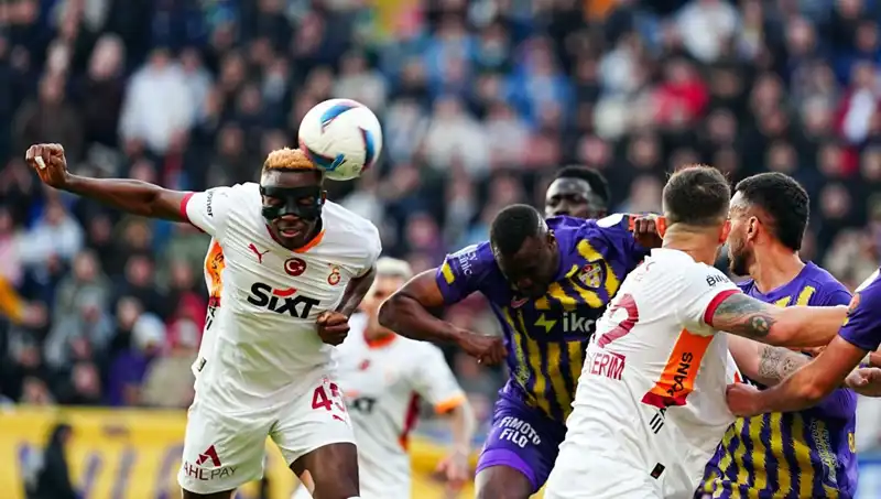 Galatasaray'ın Parlayan Yıldızı: Adam Oynamıyor, Resital Yapıyor!