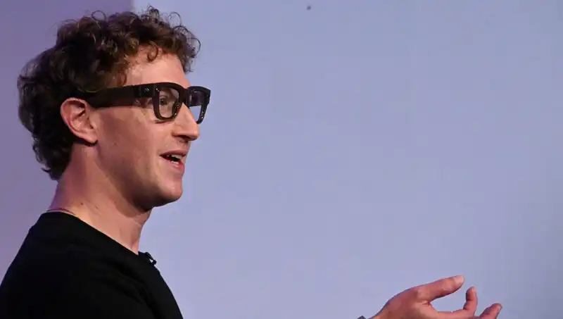Yapay Zeka ve Gözlük Teknolojisi: Zuckerberg'ın Çığır Açan Tanıtımı