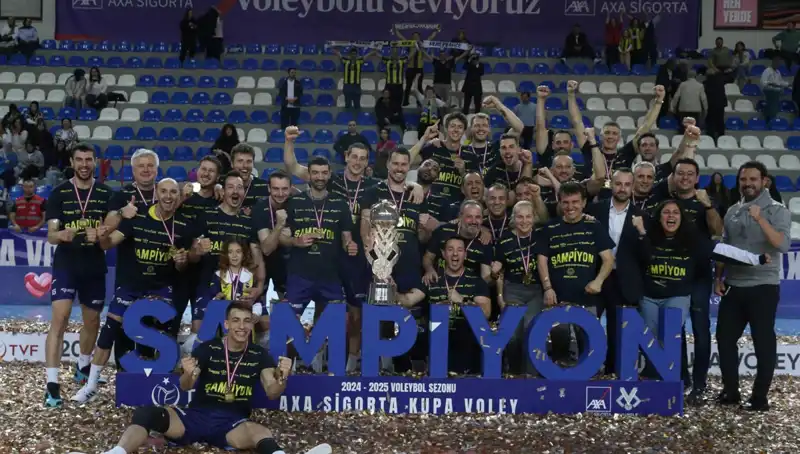 Fenerbahçe, Kupa Voley'de Şampiyonluğu Tescilledi: Efsanevi Bir Zafere İmza Attılar